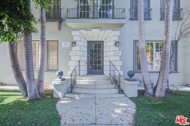 751 S Detroit St in Los Angeles, CA - Building Photo - Building Photo