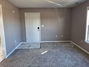 103 Kenilworth Ct in Radcliff, KY - Building Photo - Building Photo