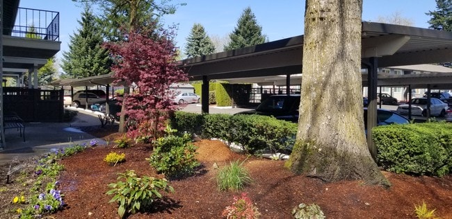 Royal Greens Apartments in Gresham, OR - Foto de edificio - Building Photo