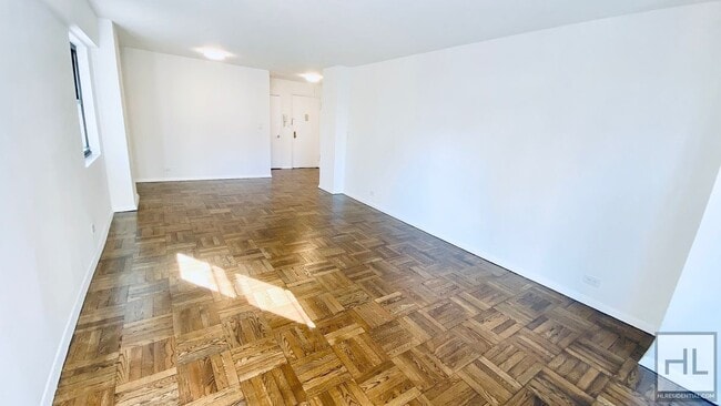 EAST 35 STREET in New York, NY - Building Photo - Building Photo