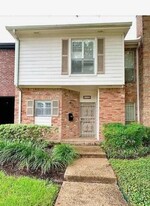 1035 Fountain View Dr in Houston, TX - Building Photo