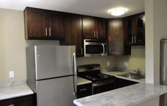 Cherry Way Apartments in Hayward, CA - Building Photo - Building Photo