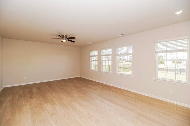 5974 Oak Br Cir in Maiden, NC - Building Photo - Building Photo