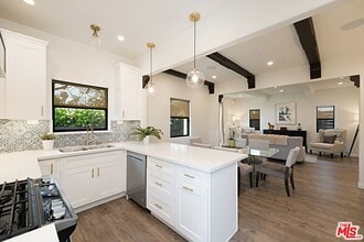 8961 Cadillac Ave in Los Angeles, CA - Building Photo - Building Photo