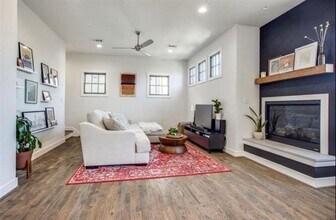 5073 Gaston Ave in Dallas, TX - Building Photo - Building Photo