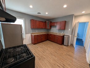 156 Congress St in Cohoes, NY - Building Photo - Building Photo