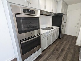 118 S Wetherly Dr in Los Angeles, CA - Building Photo