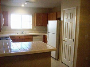 10553 Pine Glen Ave in Las Vegas, NV - Building Photo - Building Photo