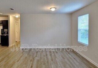 6410 Sapphire Dr in Jacksonville, FL - Building Photo - Building Photo