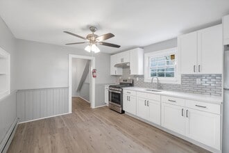 102 Wawayanda Ave, Unit #1 in Middletown, NY - Building Photo - Building Photo