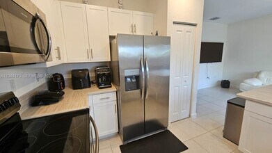 1146 SE 26th Ter in Homestead, FL - Building Photo - Building Photo