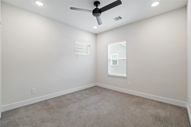 property at 2206 Lou Ellen Ln