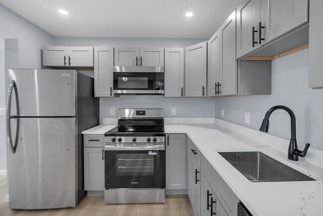 160 Chatham St in Providence, RI - Building Photo - Building Photo