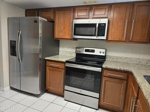 216 Glenview Blvd in Daytona Beach, FL - Building Photo - Building Photo