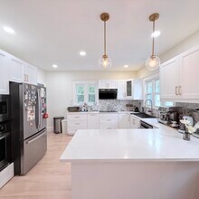 21 Harlow St, Unit 1 in Arlington, MA - Foto de edificio - Building Photo