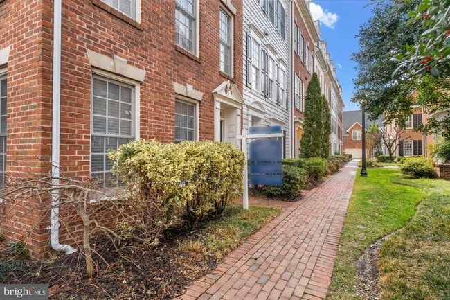 property at 306 S Fayette St
