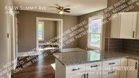 811 W Summit Ave photo'
