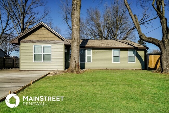 7103 Betsy Ross Dr in Louisville, KY - Building Photo - Building Photo