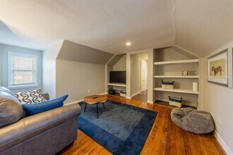 1212 N Main St in Elgin, TX - Building Photo - Building Photo