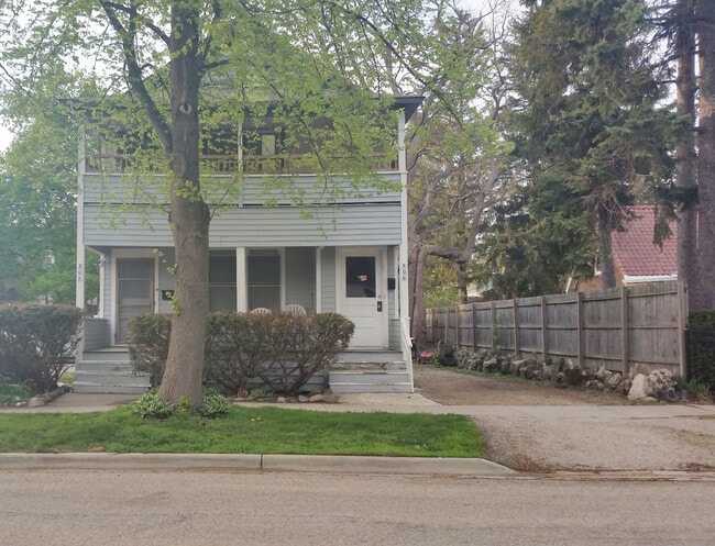 property at 208 E Russell St