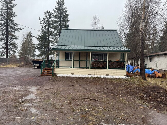 property at 463985-985 Parkwood Dr