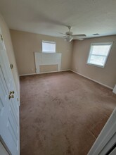 26 Massey Rd in Hendersonville, NC - Foto de edificio - Building Photo