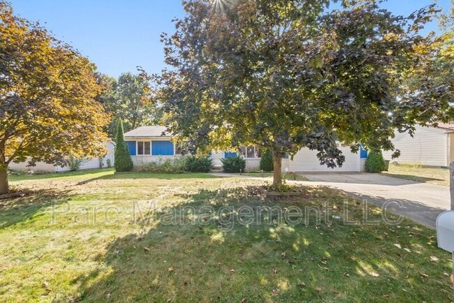 2076 Harned St in Troy, MI - Building Photo - Building Photo