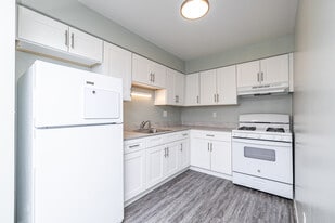 Johnson Legacy West in Milwaukee, WI - Building Photo