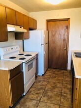 902 Windwood Dr in Junction City, KS - Building Photo - Building Photo
