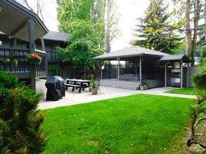 180 Vista Dr in Bigfork, MT - Building Photo - Building Photo