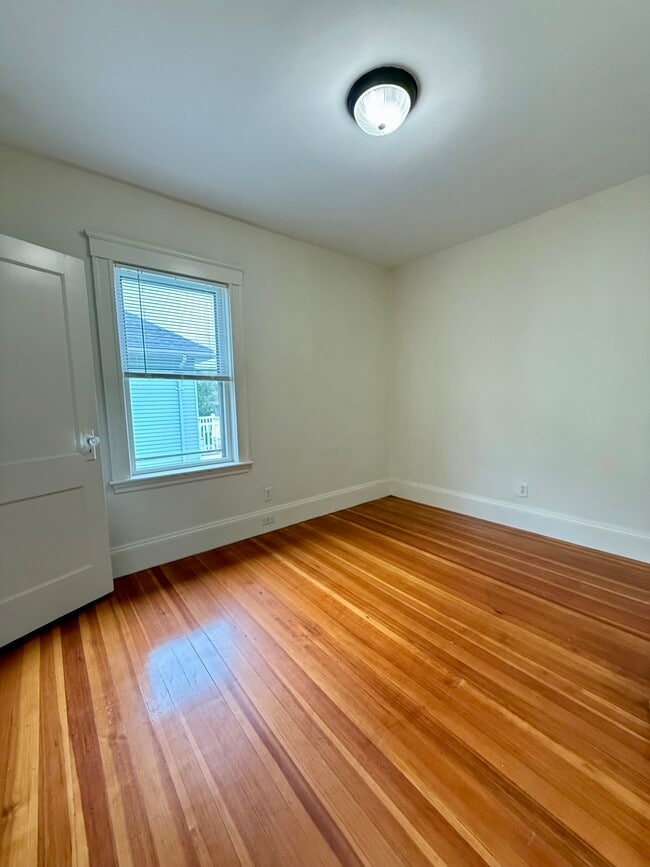 68 Putnam St, Unit 2 in Watertown, MA - Building Photo - Building Photo