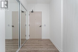 195 Commerce St in Vaughan, ON - Building Photo - Building Photo