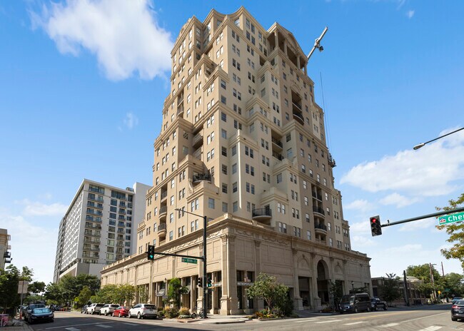 300 W 11th Ave, Unit 4F in Denver, CO - Building Photo - Building Photo