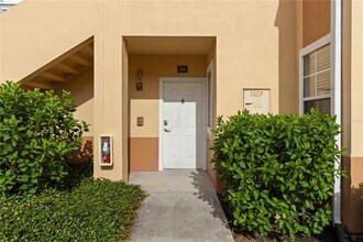 1125 Villagio Cir in Sarasota, FL - Building Photo - Building Photo