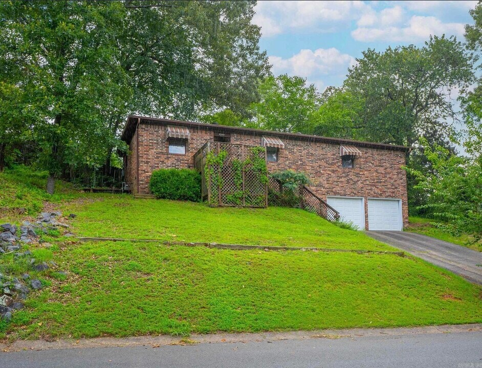 4542 Edgemere Rd in North Little Rock, AR - Building Photo