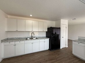 2707 Alan Shepard Dr in San Antonio, TX - Building Photo - Building Photo