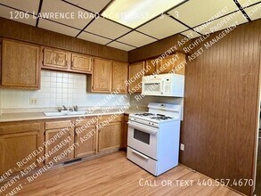 1206 Lawrence Rd NE in Canton, OH - Building Photo - Building Photo