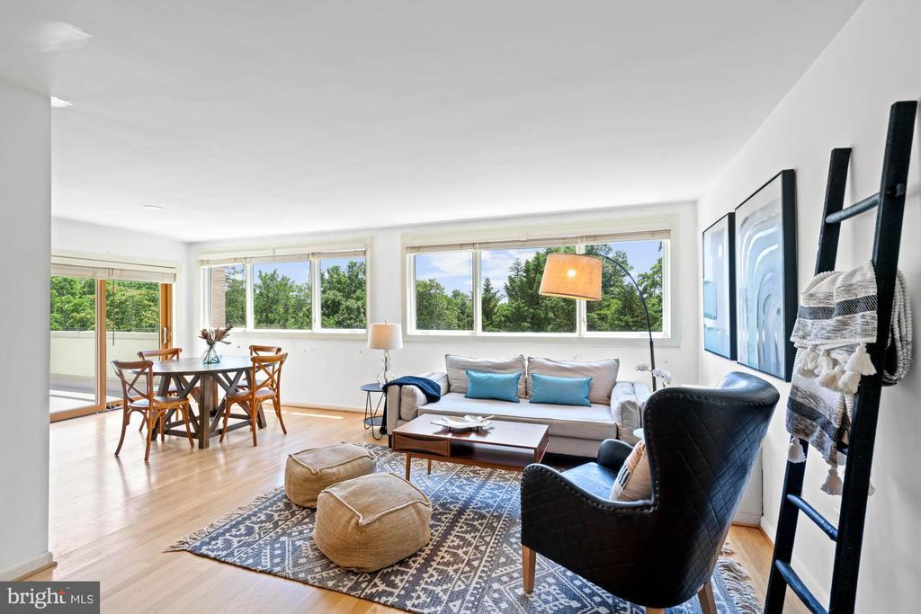4720 Chevy Chase Dr in Chevy Chase, MD - Building Photo