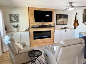 6257 Cape Hatteras Way NE in St. Petersburg, FL - Building Photo - Building Photo