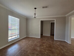 1853 Dolphin Dr in Seabrook, TX - Building Photo - Building Photo