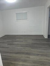 127 N Burgess Ave in Columbus, OH - Building Photo - Building Photo