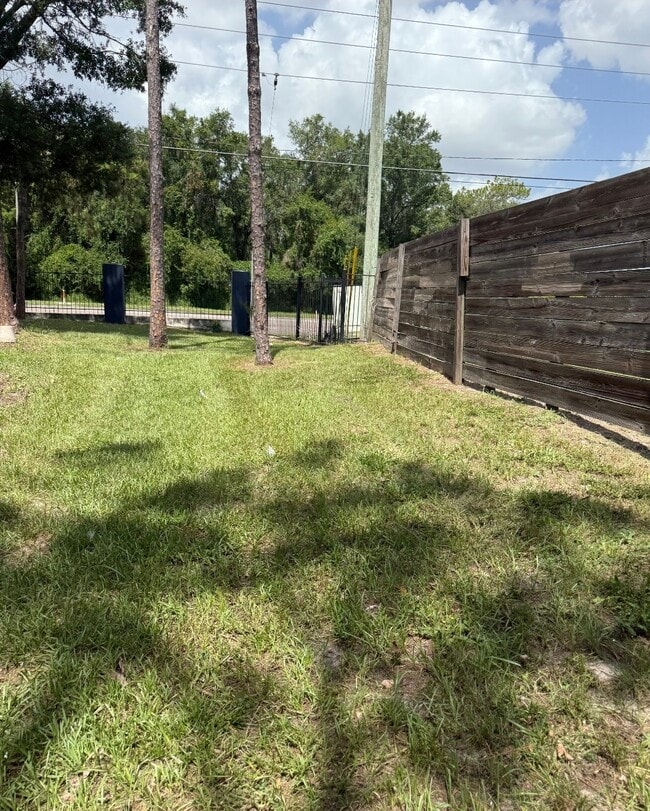 4927 N Pine Hills Rd, Unit One bedroom in Orlando, FL - Foto de edificio - Building Photo