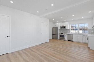 9 Lagrange Ave in Arlington, NY - Building Photo - Building Photo
