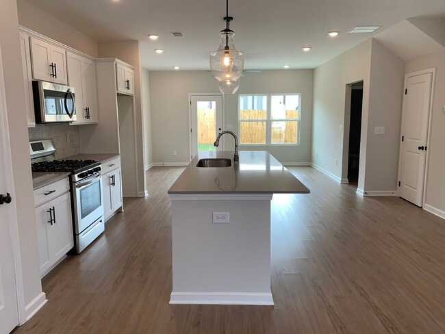 SUBLEASE AVAILABLE JANUARY 2026-JUNE 2026 WITH OPTION TO RENEW in Opelika, AL - Building Photo - Building Photo