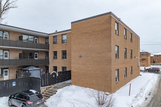 1211 Goodfellow in Peterborough, ON - Building Photo - Building Photo