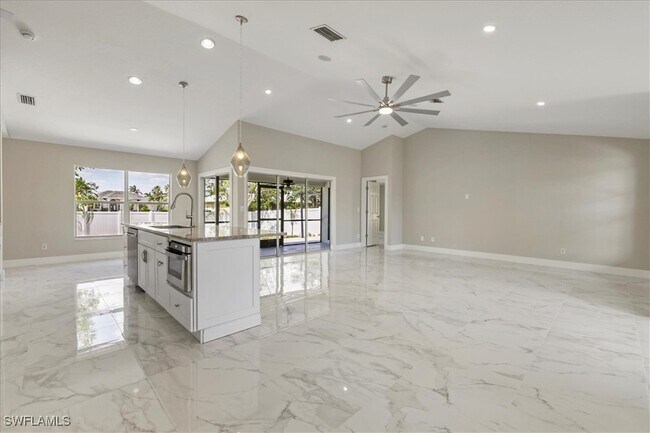 property at 2811 SW 32nd St
