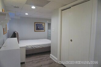 25 Lambert St, Unit B in Cambridge, MA - Foto de edificio - Building Photo