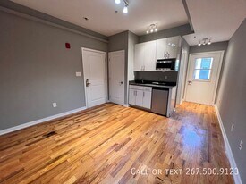533 Budd St in Philadelphia, PA - Building Photo