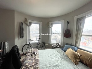 3 Kinnaird St, Unit 3 in Cambridge, MA - Foto de edificio - Building Photo
