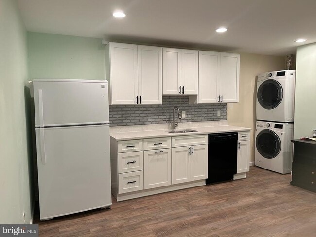 property at 6628 Stourcliffe Ln